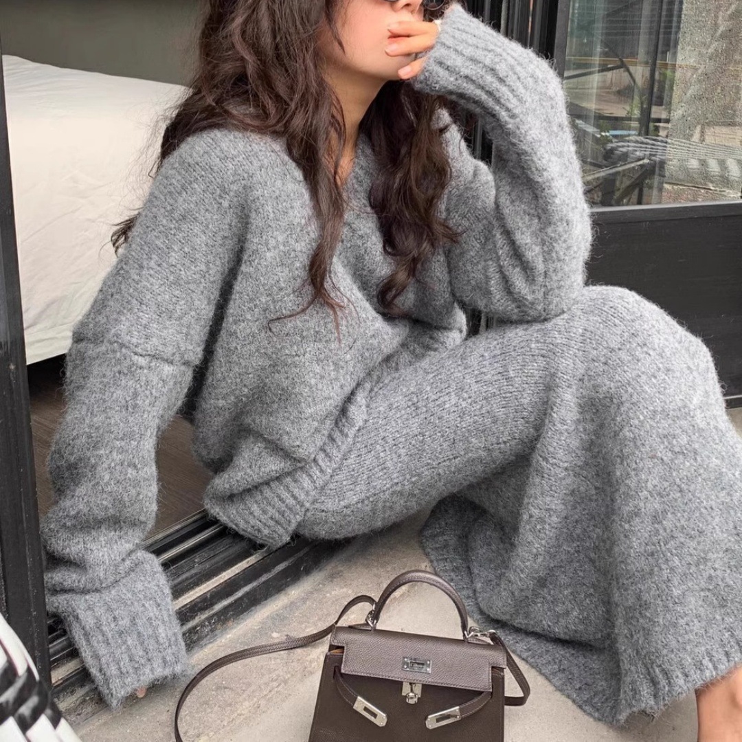 Vintage Fashion Pieces - Vintage Knitted Sweater Set Skirt Women