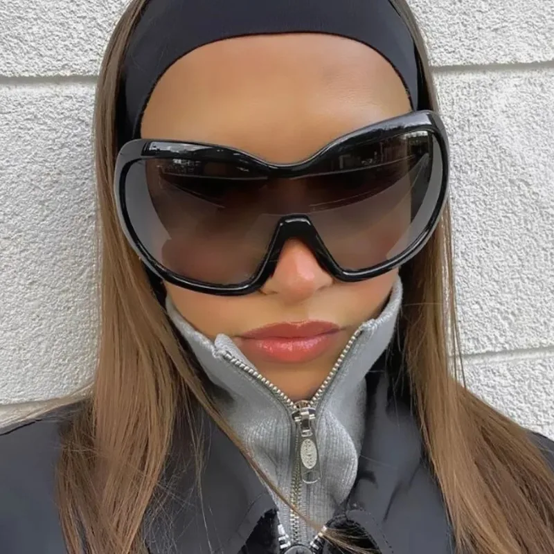 Vintage Fashion Pieces - One Piece Oversized Sunglasses for Women